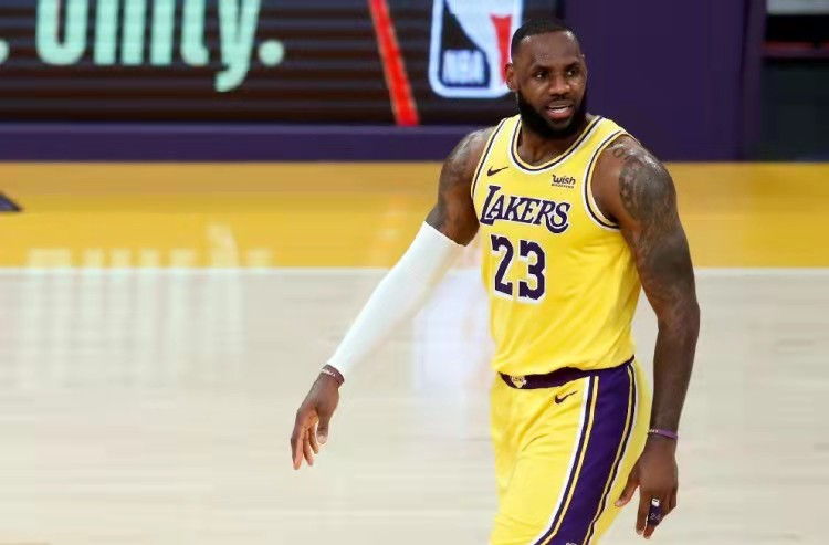  德甲半程最佳阵容公布拜仁四将赫然在列  