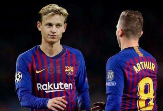  曼联锋线重组迫在眉睫，亿元先生或遭抛售  